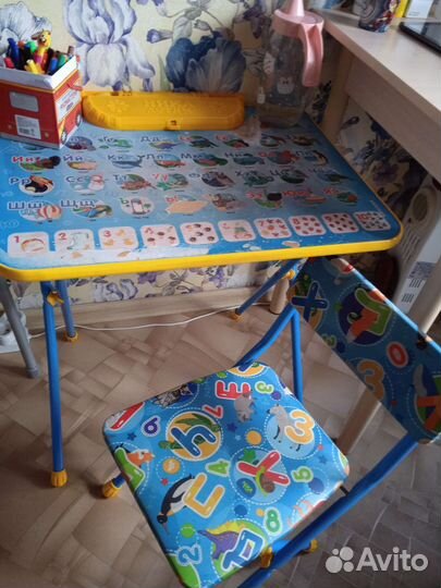 Столик и стульчик для детей