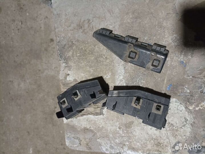 Кронштейн заднего бампера Toyota Corolla 120 Sedan