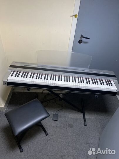 Цифровое пианино yamaha p70 + стойка чехол стул