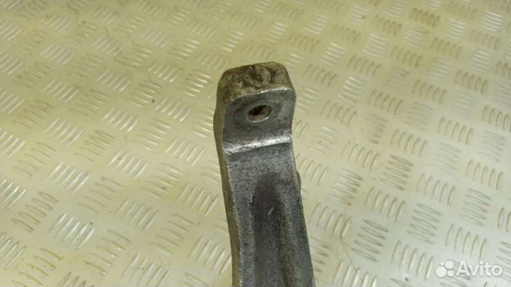 Кулак задний правый Audi A8 D3 (S8) 3.0