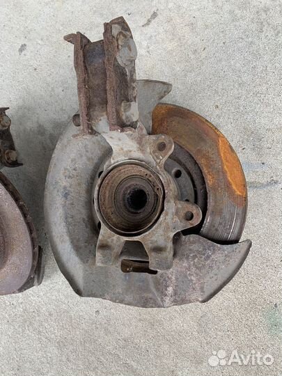 Поворотный кулак левый правый LADA Granta