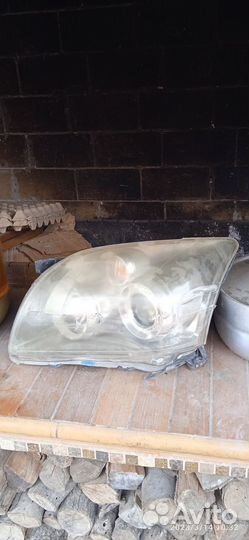 Фара передняя левая Toyota Avensis T250 2008