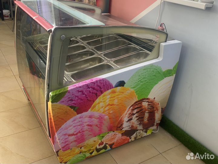 Морозильная витрина для мороженного