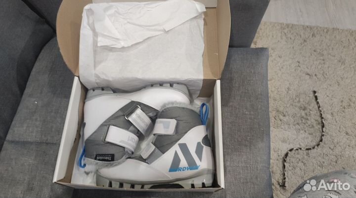Лыжные ботинки детские р. 34(стелька 21,5)