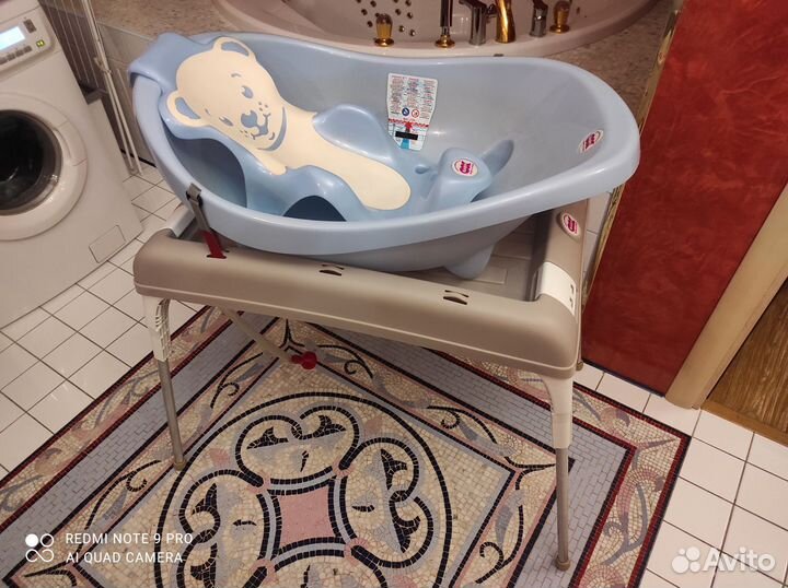 Детская ванночка для купания с подставкой
