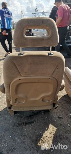 Кресла Dodge Caravan 3