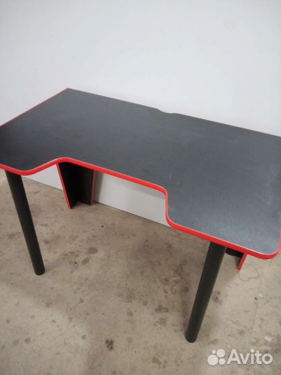 Компьютерный стол новый