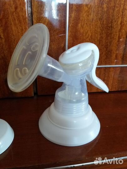 Молокоотсос ручной Chicco и бутылочки