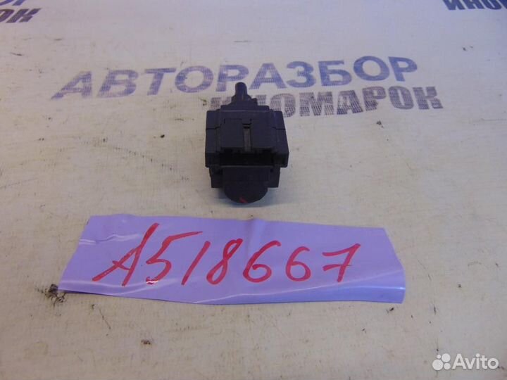 Датчик включения стопсигнала для Skoda Fabia 2 20