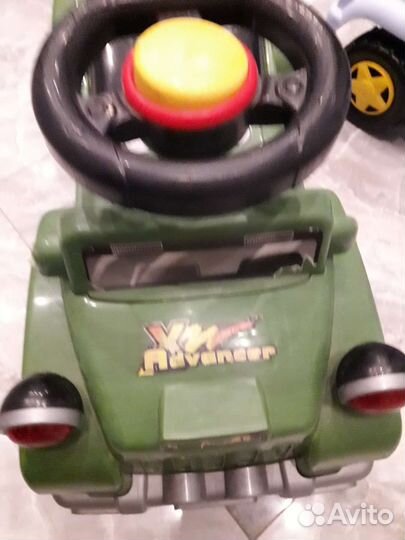 Машинка-беговел пластмассовая