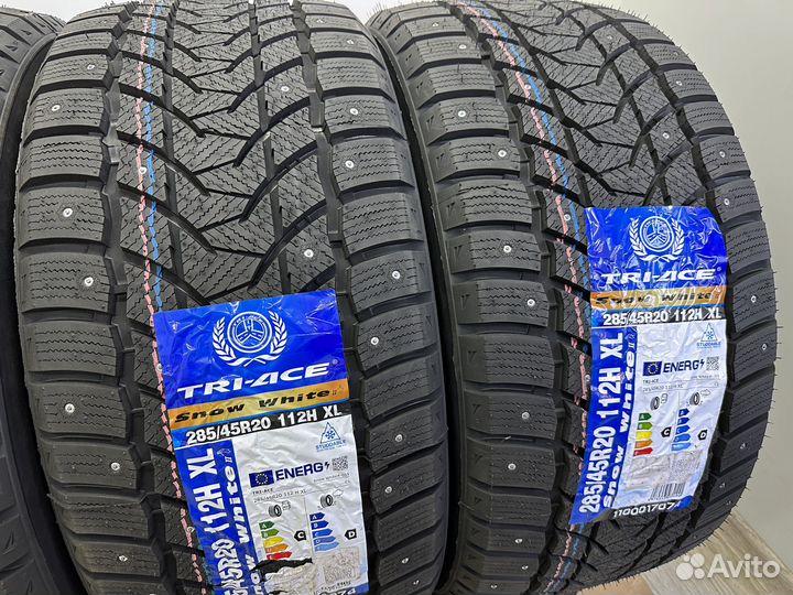 Tri Ace Snow White II Stud 285/45 R20 112H