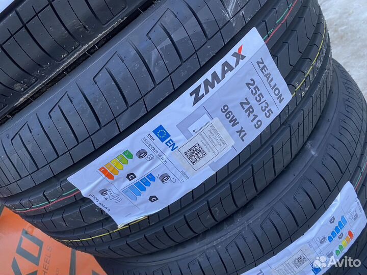 Zmax Zealion 225/40 R19 и 255/35 R19