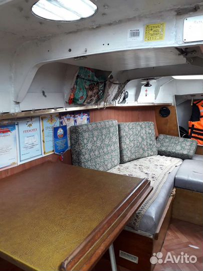 Отдых на воде под парусом