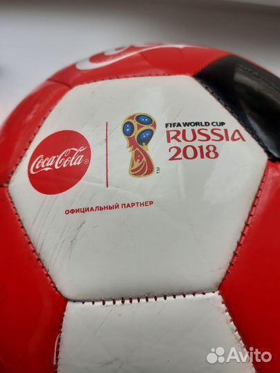 Футбольный мяч кока кола