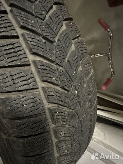 Goodyear UltraGrip Ice 235/65 R18