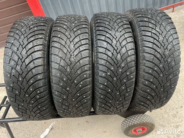 Pirelli Ice Zero 2 215/65 R16