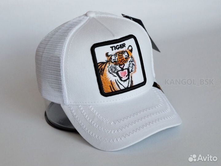 Бейсболка белая 