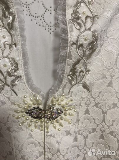 Платье на никах