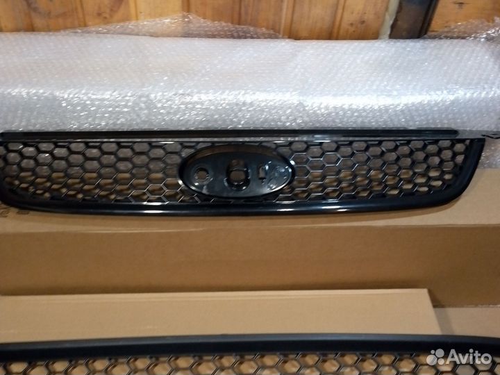 Решетки радиатора комплект Ford focus 2 2008-2011