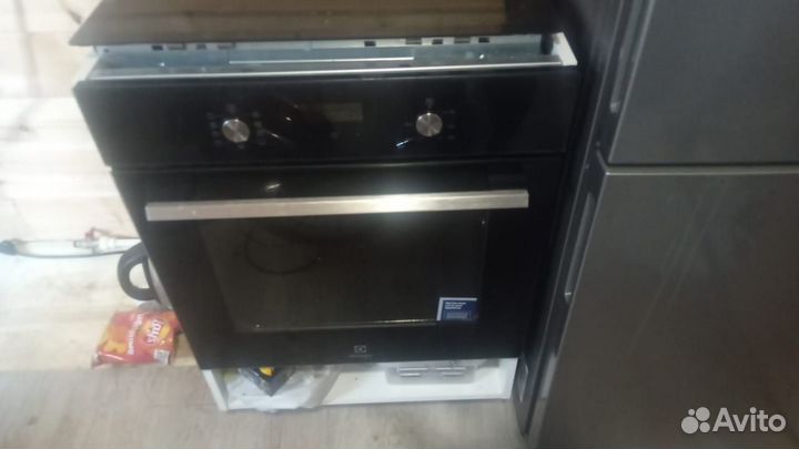 Духовой шкаф с индукционной варочной поверхностью