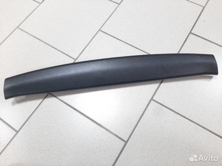 Накладка двери багажника центральная Rav 4, 40