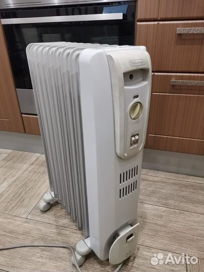 Масляный обогреватель DeLonghi GS 770920