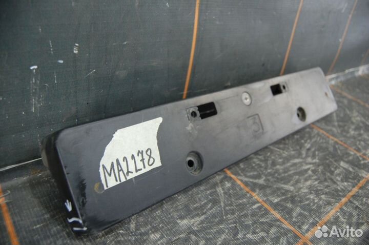 Площадка номерного знака - Lexus NX