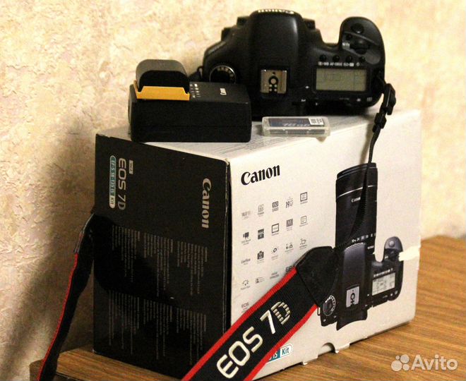 Фотоаппарат Кенон EOS 7D + объектив