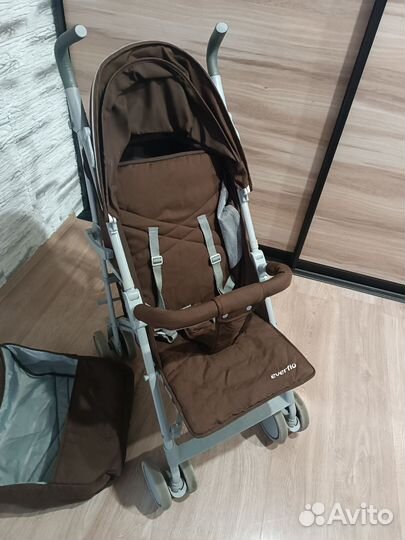 Прогулочная коляска трость