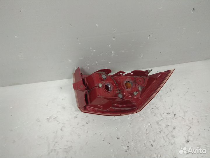 Фонарь задний правый Mitsubishi Lancer X