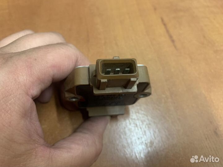 Коммутатор Ауди 80/100/A4/А6 V6