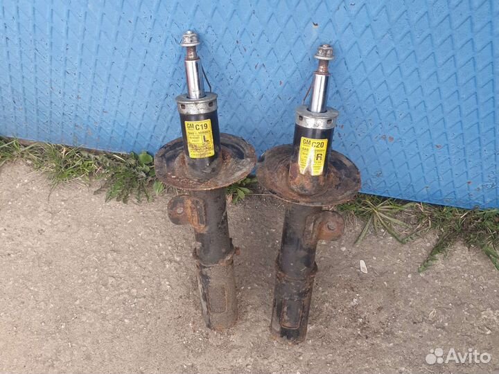 Амортизаторы передние шевроле каптива