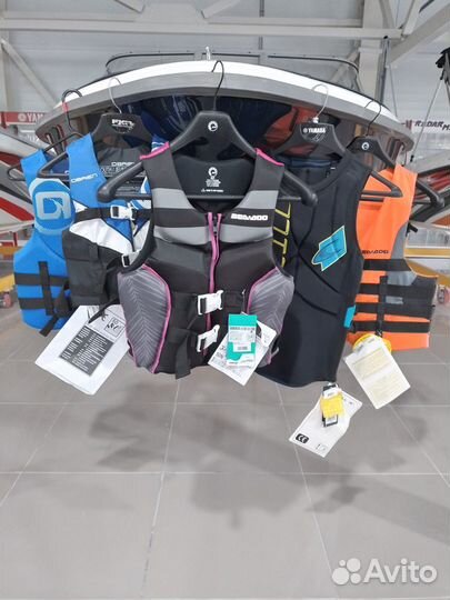 Гидрокостюмы, жилеты, перчатки, крепления и др