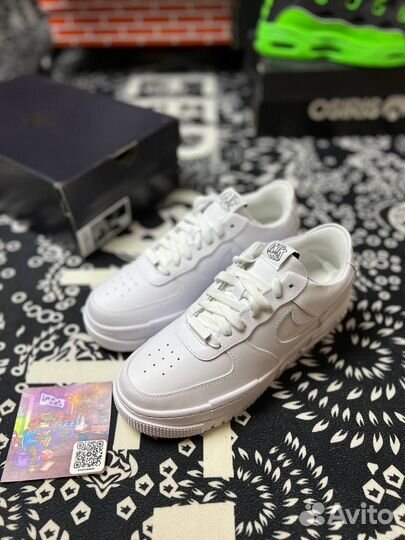 Nike Air Force 1 Pixel