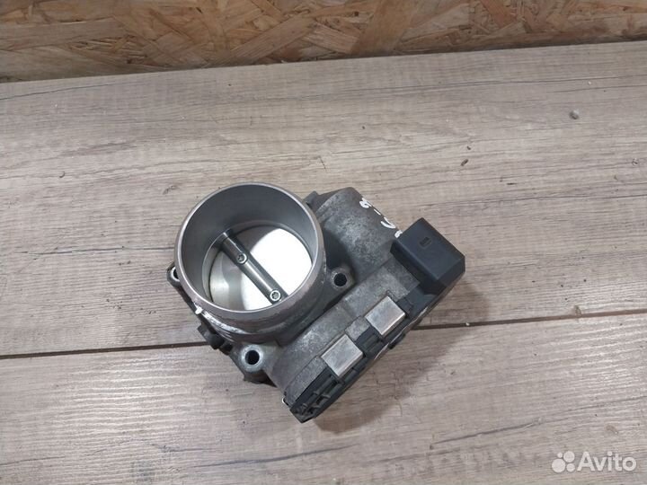 Дроссельная заслонка Audi A6 C5 VW Passat B5