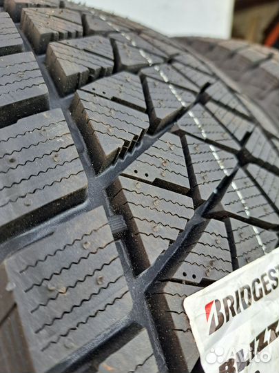 Bridgestone Blizzak DM-V2 225/65 R17 102S