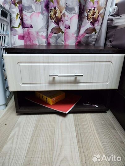 Тумба прикроватная