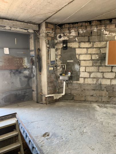 Гараж, > 30 м²