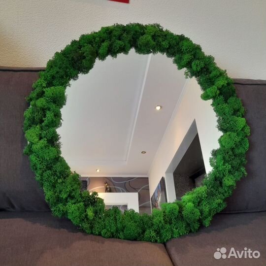Зеркало со стабилированным мхом