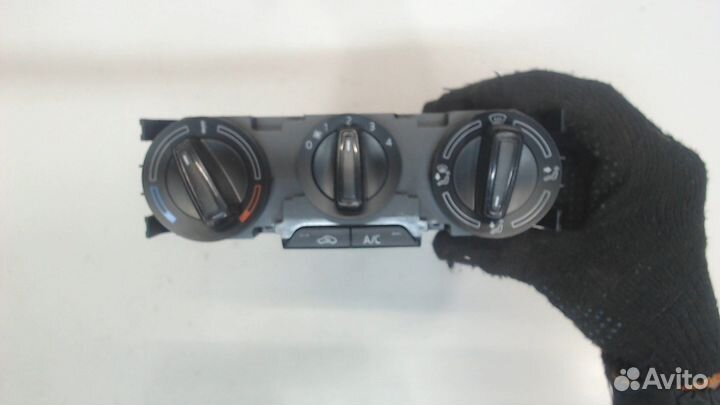 Переключатель отопителя Skoda Fabia, 2021