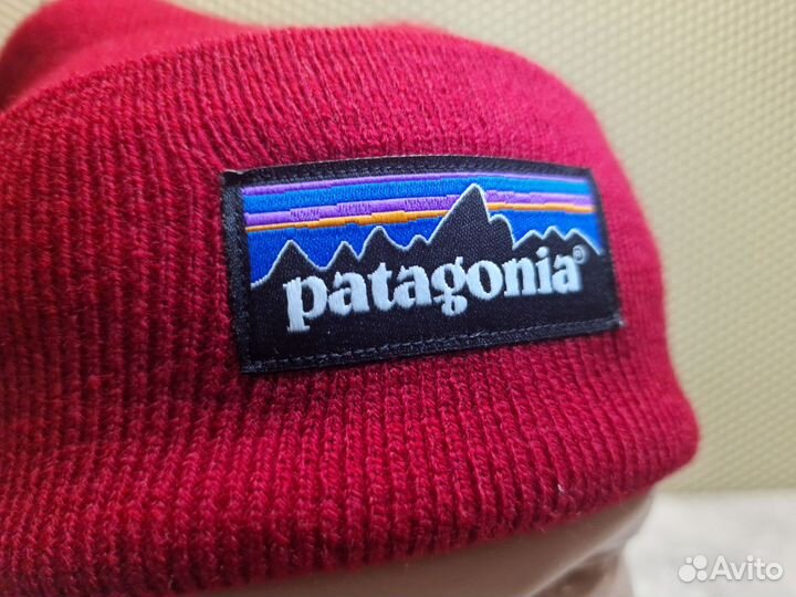 Зимняя шапка Patagonia красного цвета