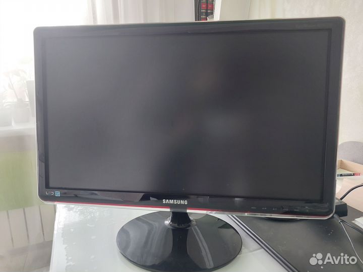 Монитор Samsung