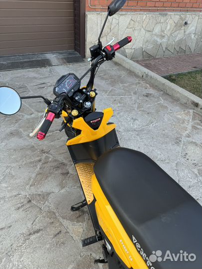 Скутер Vento Naked 150куб