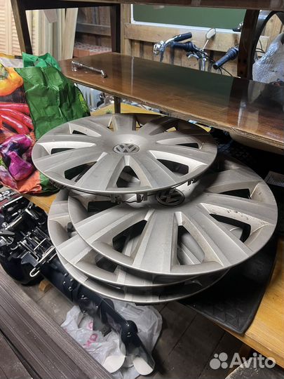 Диски с шинами и колпаками volkswagen
