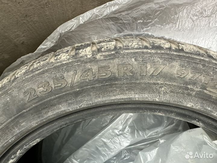 Hankook AH11 235/45 R17