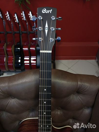 Электроакустическая гитара из массива Cort