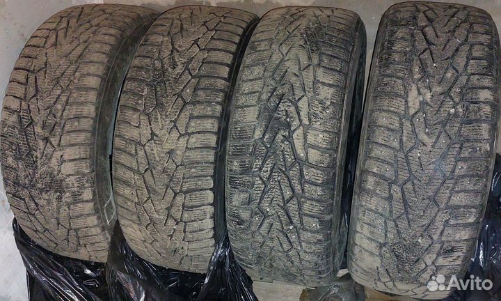 Nokian Tyres Hakkapeliitta 7 215/55 R17