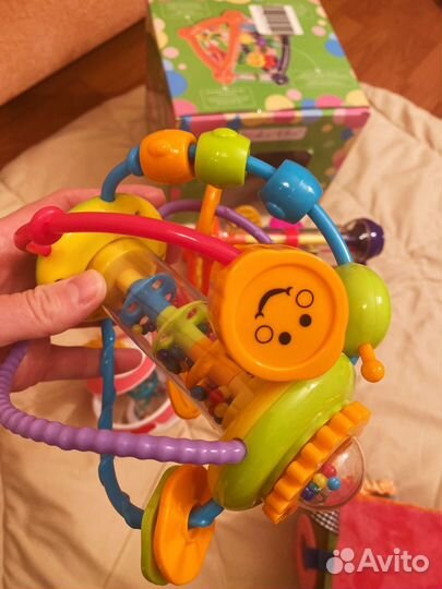Развивающие игрушки для малышей до года