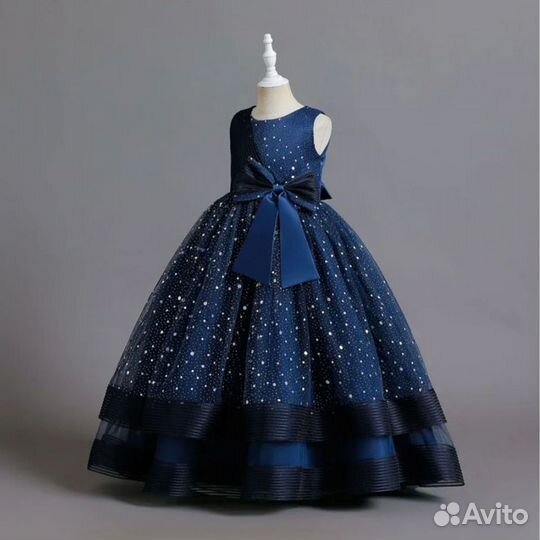 Новое нарядное синее платье для девочки 134-140