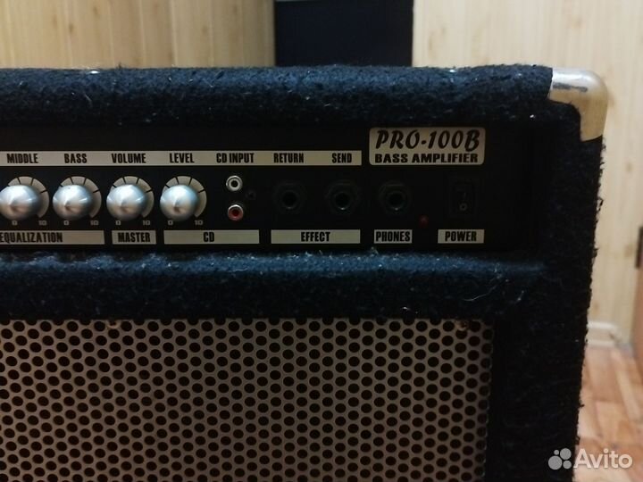 Басовый комбик Belcat Pro-100B Bass Amp